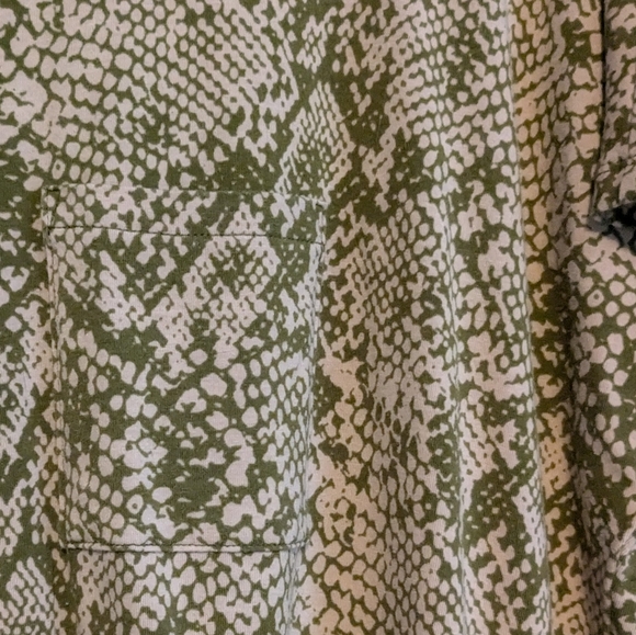 Anybody Snake shirt still in plastic. - Picture 5 of 6